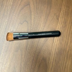 Chanel 2 in 1 Foundation - Powder Brush